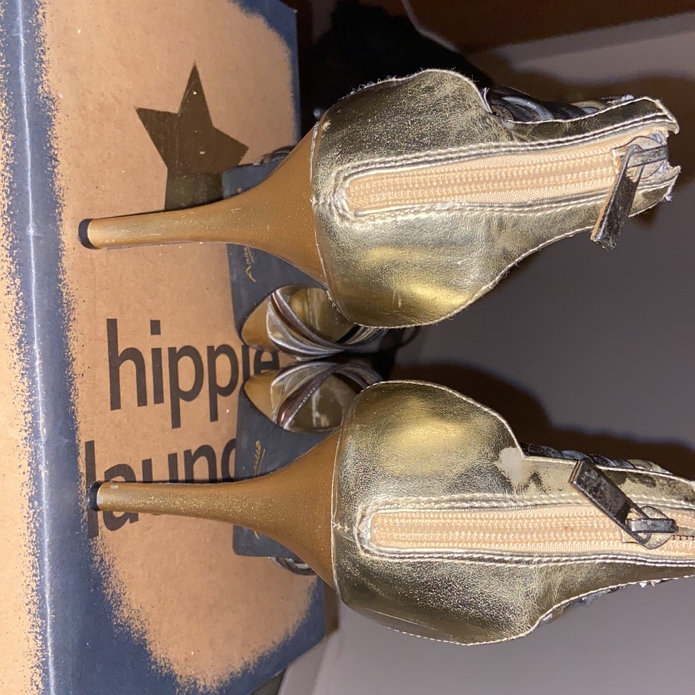 Shoes - Picture 5 of 6